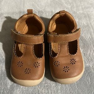 Stride Rite brown toddler shoes size 6m